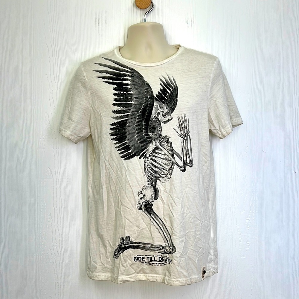 Overkill - Ride Till Death Distressed Skeleton Praying Short Sleeve Shirt Size M